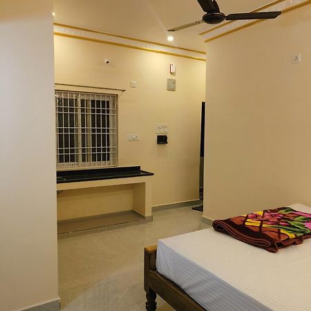 Liya Guest House Tiruvannāmalai المظهر الخارجي الصورة