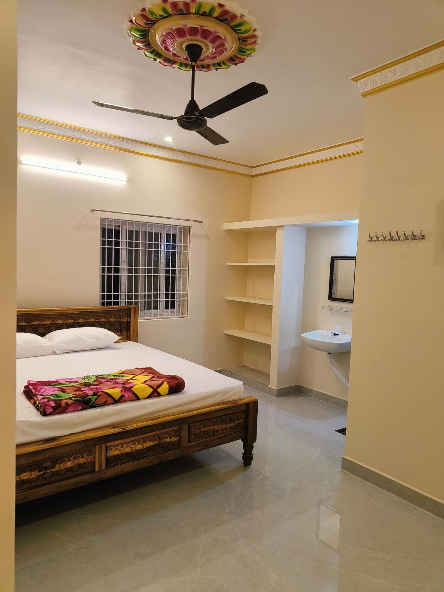 Liya Guest House Tiruvannāmalai المظهر الخارجي الصورة