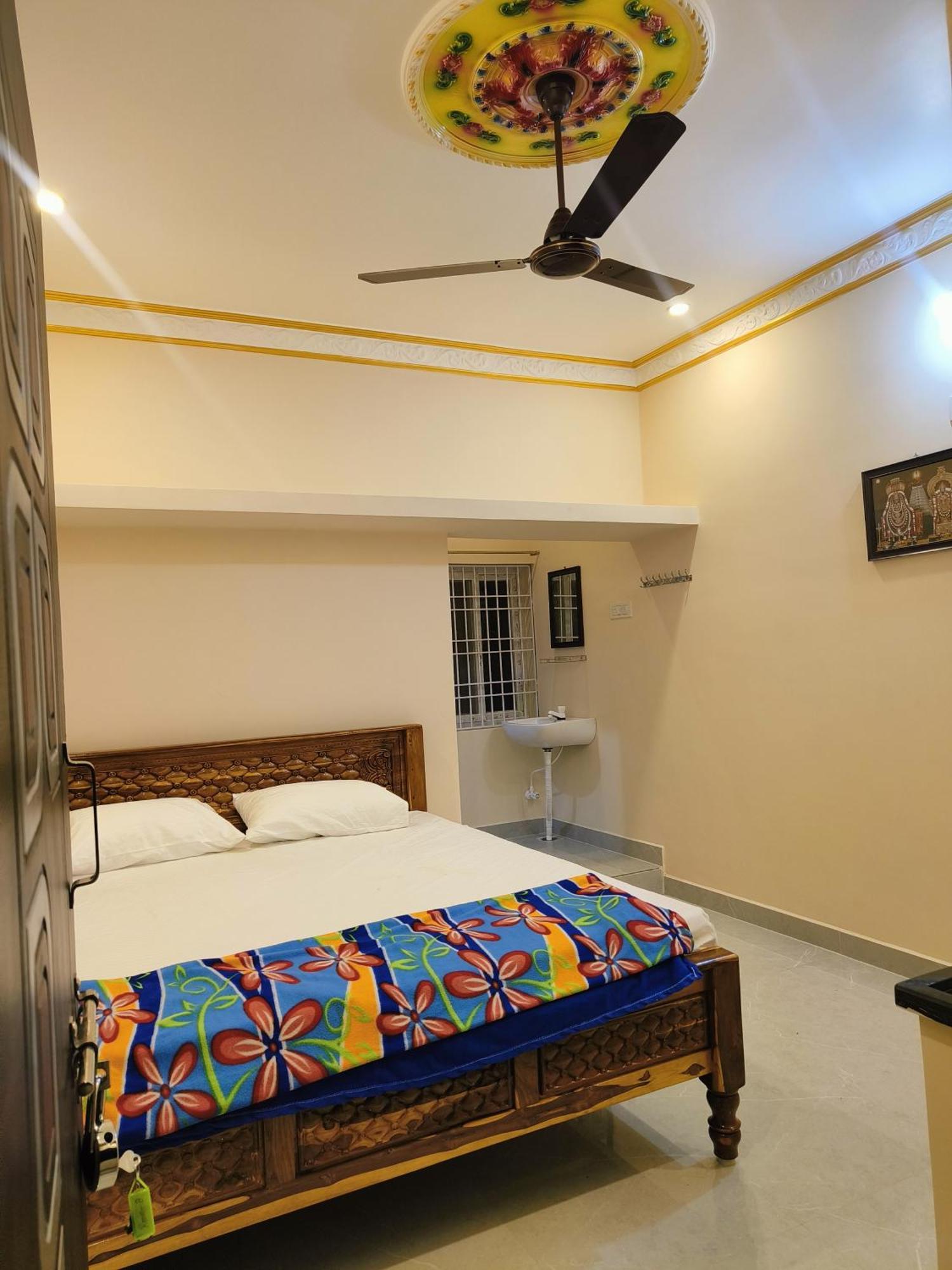 Liya Guest House Tiruvannāmalai المظهر الخارجي الصورة
